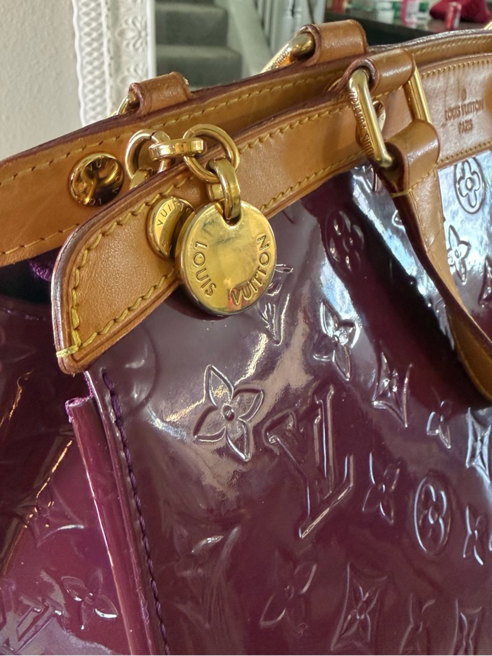 *LIKE NEW* Louis Vuitton Brea GM in Amarante Monogram Vernis Bag - Picture 11 of 17